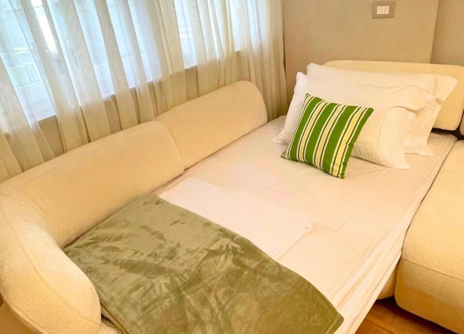 Zeta Apartments - Spacious 1Br - The Block Area In Tirana Albania